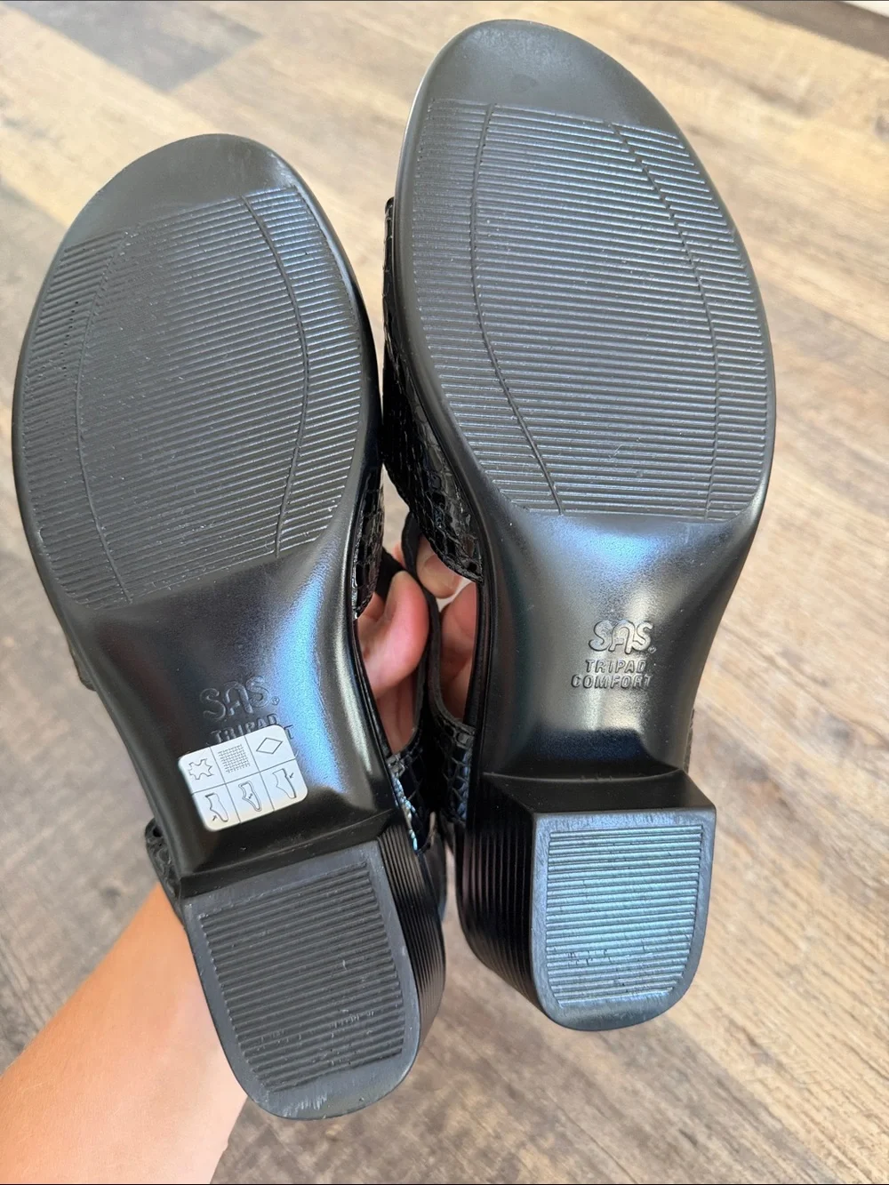 SAS Size US 7.5M Suntimer Black Croc Comfort Heeled Leather Sandal EZ Strap USA